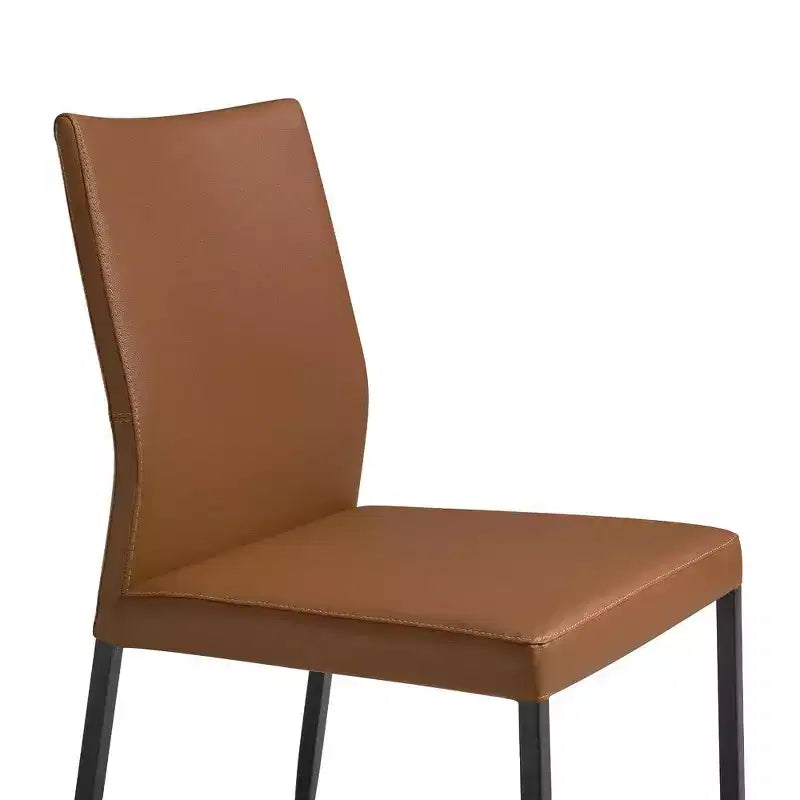 Sedia da pranzo imbottita in similpelle marrone con gambe in metallo nero, confezione da 2