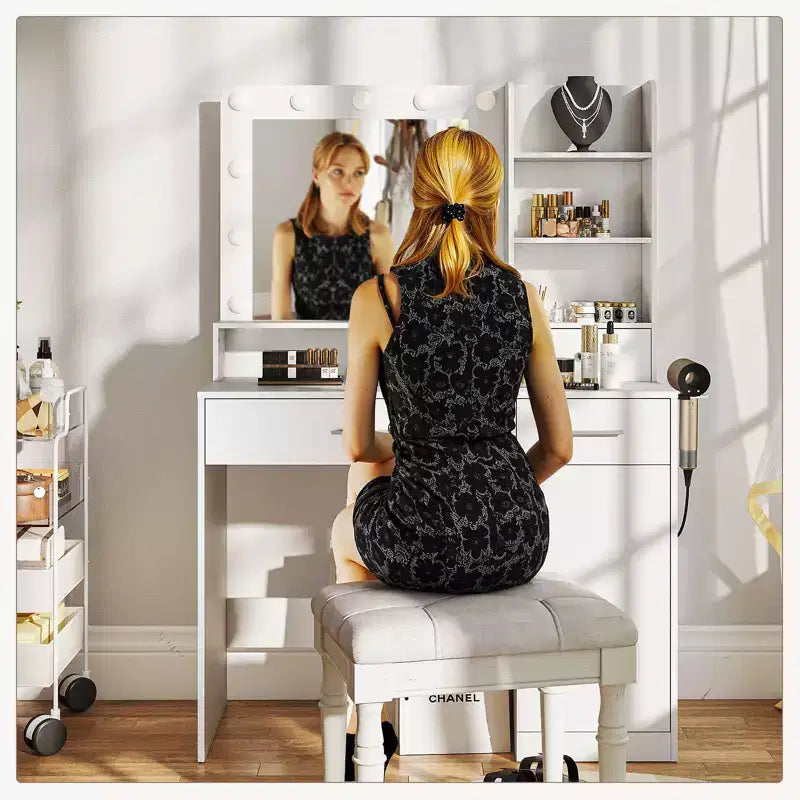 Toeletta Minimalista Bianca con Specchio Grande e Luci a LED, Tavolo da Trucco con Cassetti e Armadietti, Scrivania da Trucco per Camere da Letto