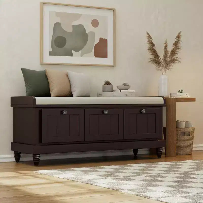 Classica panca per scarpe da ingresso con parte superiore imbottita e tre cassetti